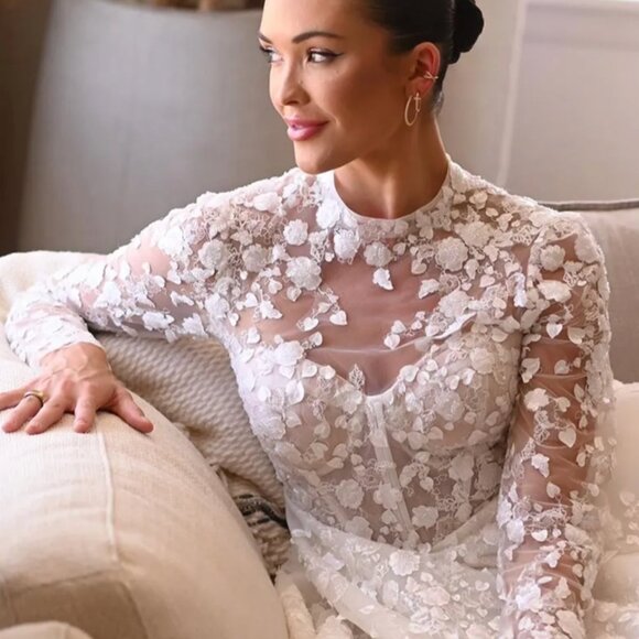 SOLD Beautiful Martina Liana Wedding Dress - Style #1517 (Ivory) - Picture 12 of 12